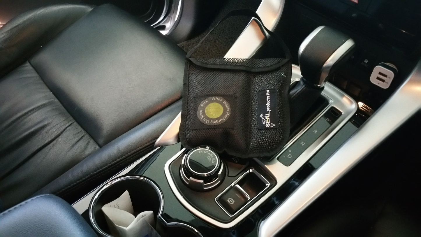 CAR DEHUMIDIFIER  +  AIR PURIFIER /Black Streak