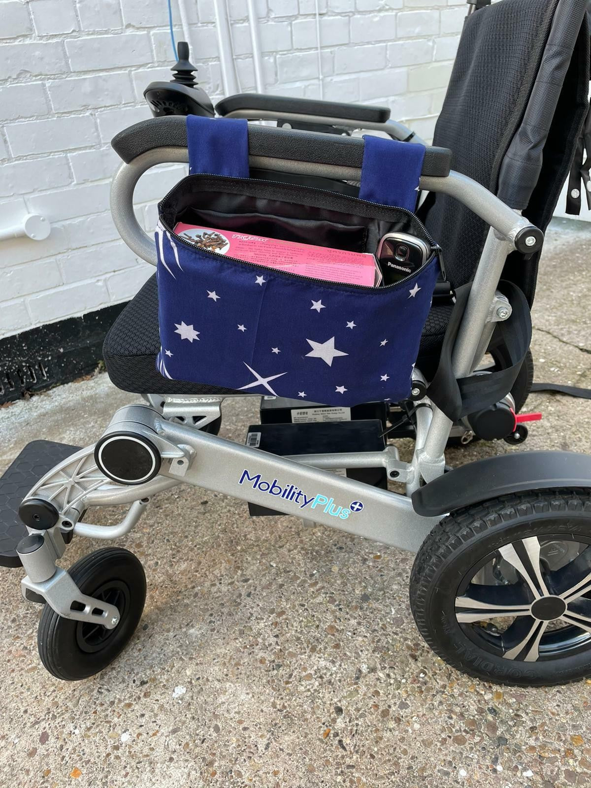 Wheelchair armrest bag