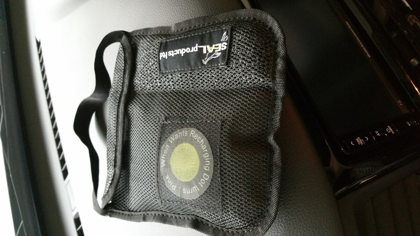 CAR DEHUMIDIFIER  +  AIR PURIFIER /Black Streak