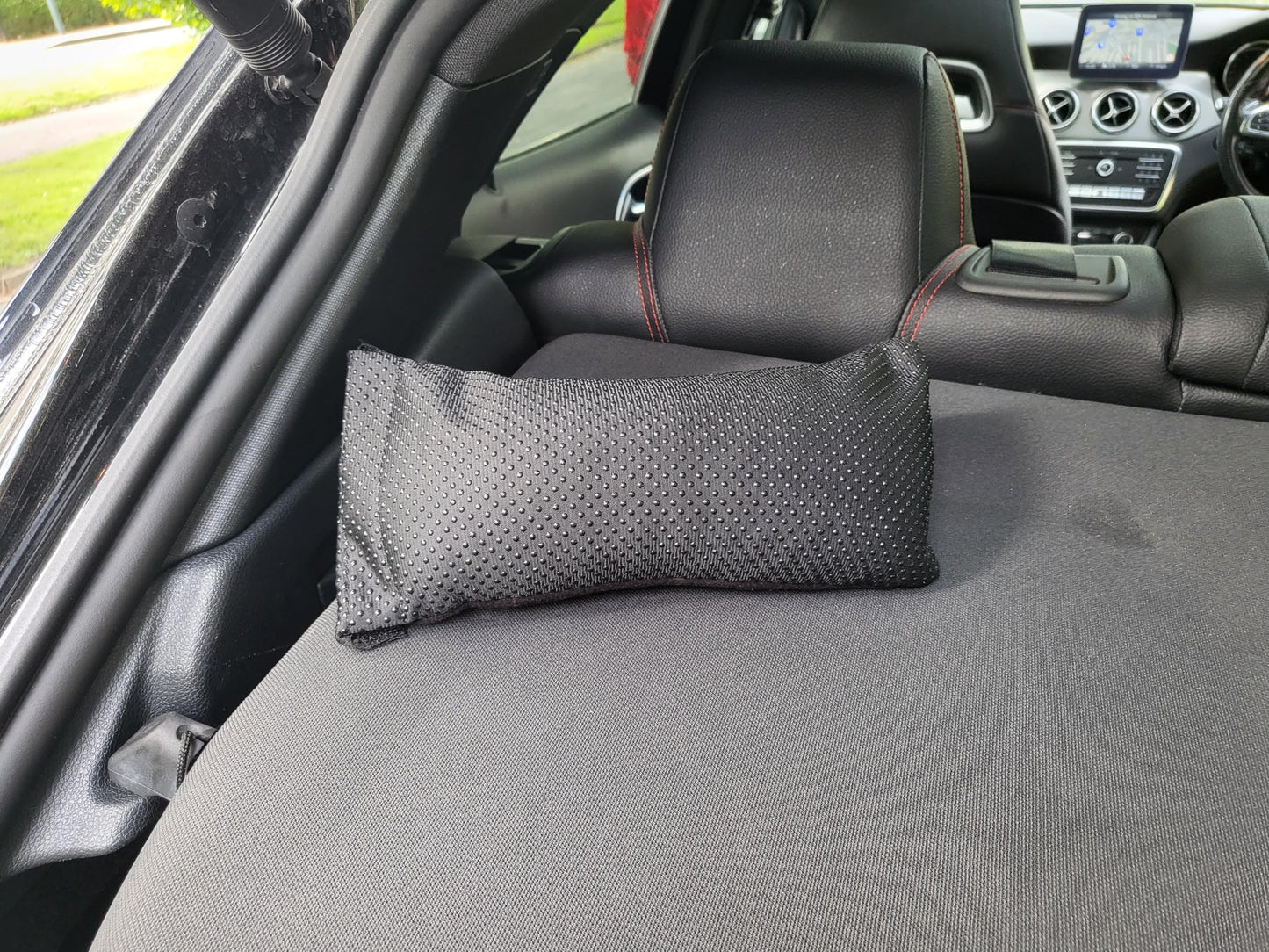 LARGE DRY AIR CAR/HOME DEHUMIDIFIER BAG MOISTURE ABSORBER/DAMP EATER /POLAR FLEECE