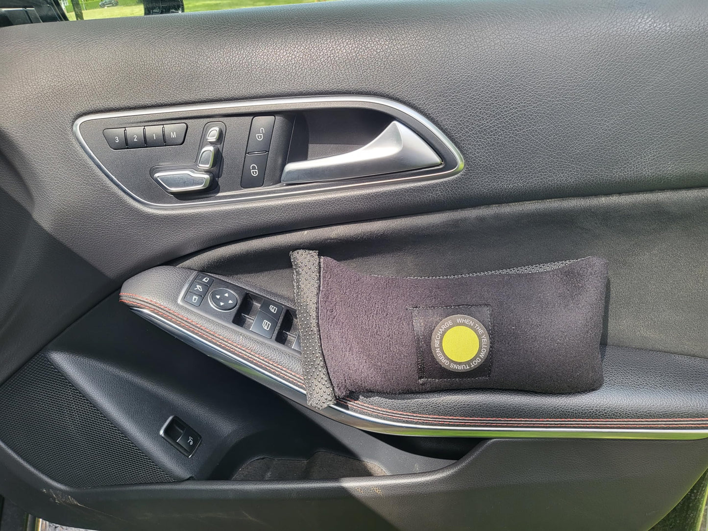 LARGE DRY AIR CAR/HOME DEHUMIDIFIER BAG MOISTURE ABSORBER/DAMP EATER /POLAR FLEECE